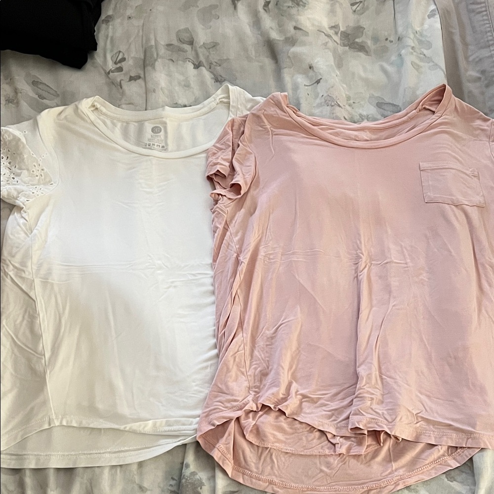 Kindred Bravely Short Sleeve Tops in White and Pink
